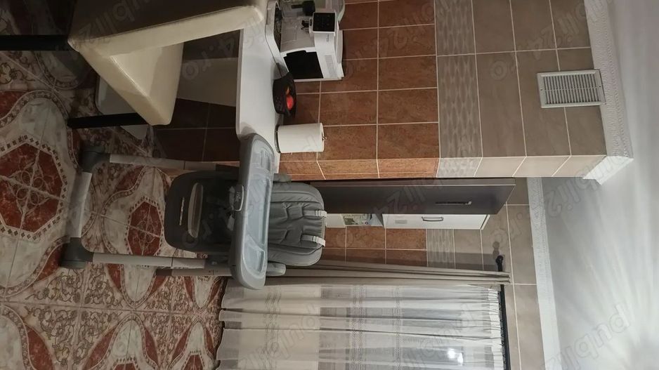 Vând apartament decomandat cu 3 camere, micro 16. - Poză 4