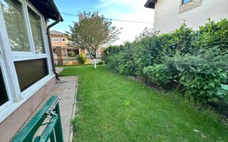 Casă premium cu panouri solare, stație EV, anexă locuibilă și grădină - Poză 20