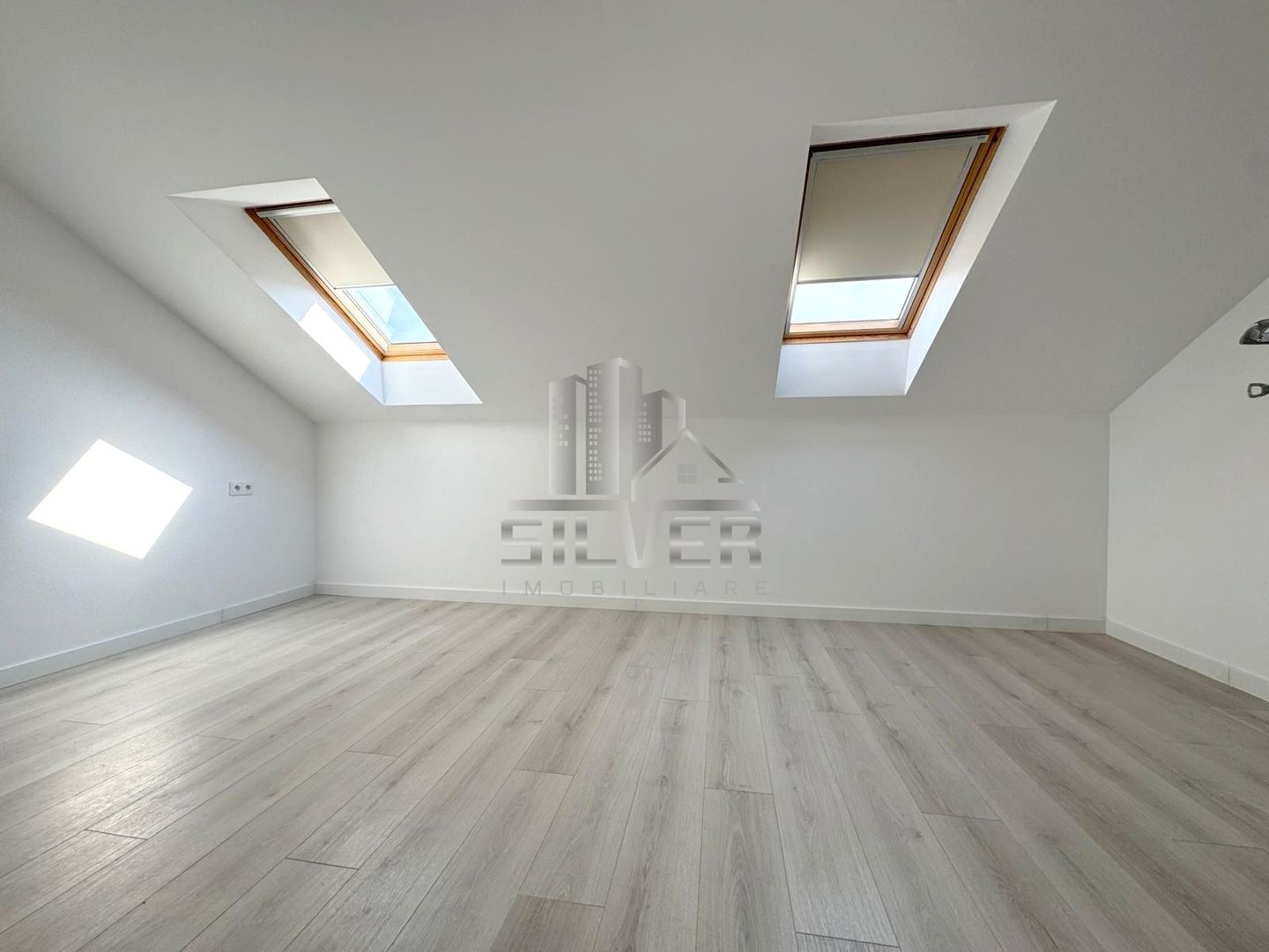 Apartament cu 2 camere/51.6mp/CF/zona Sub Cetate. - Poză 7