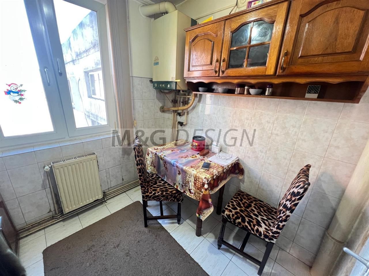 3 camere decomandat etaj 4/10 Dambovita centrala proprie - Poză 2