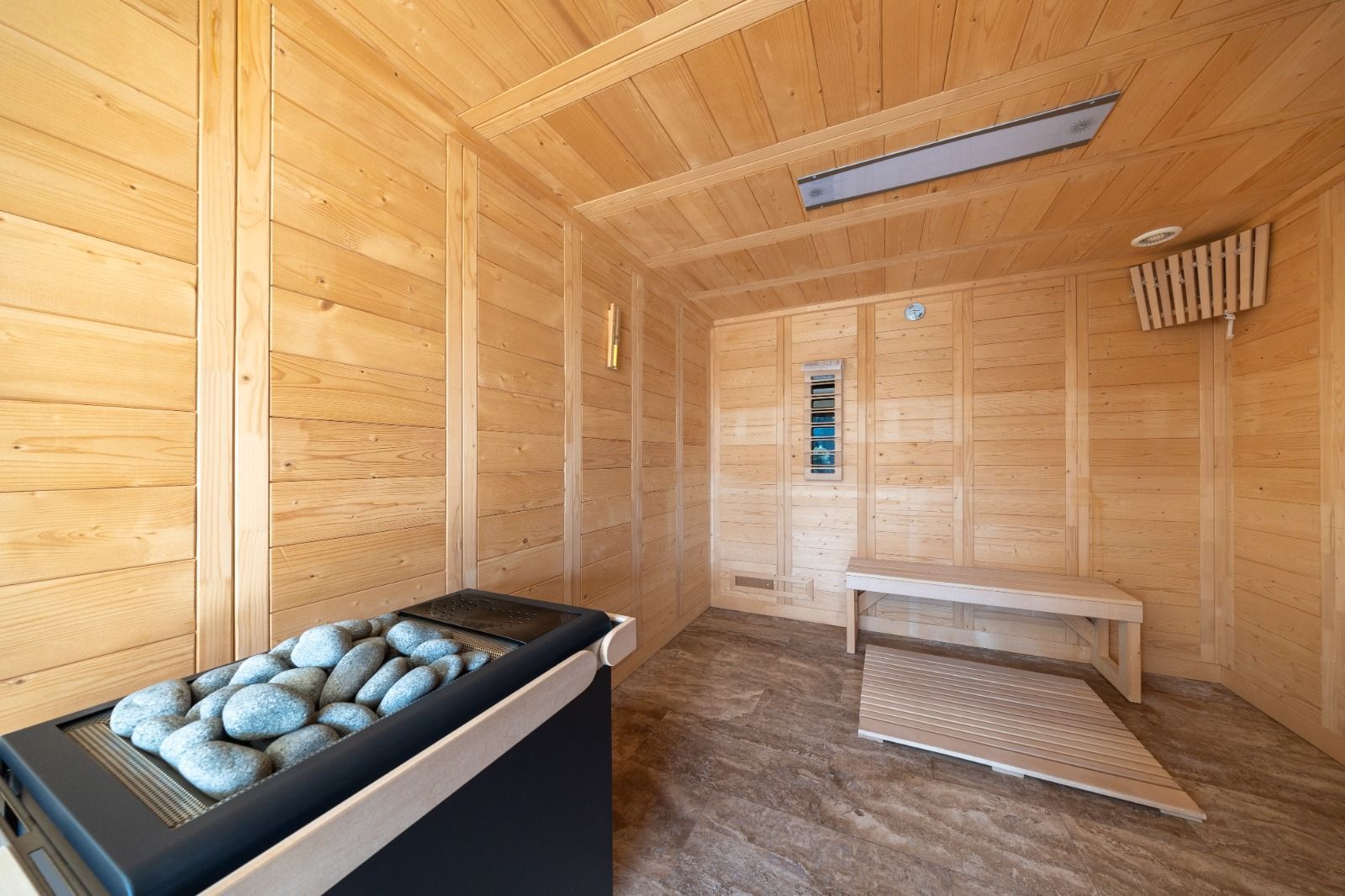 Casa 6 dormitoare+4 bai -1500 mp teren-Sacele - Poză 43