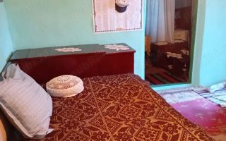 Casă de vânzare - Poză 1