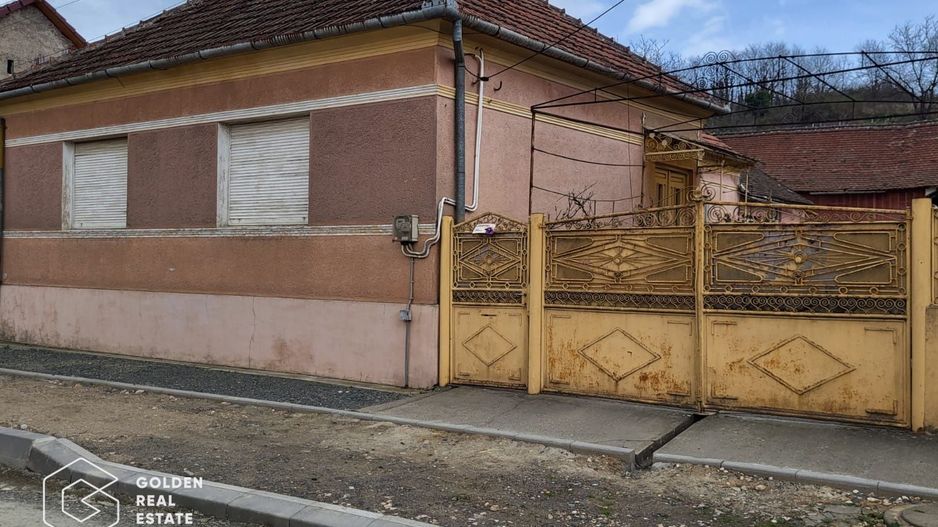 Casa in localitatea Lipova - Poză 1