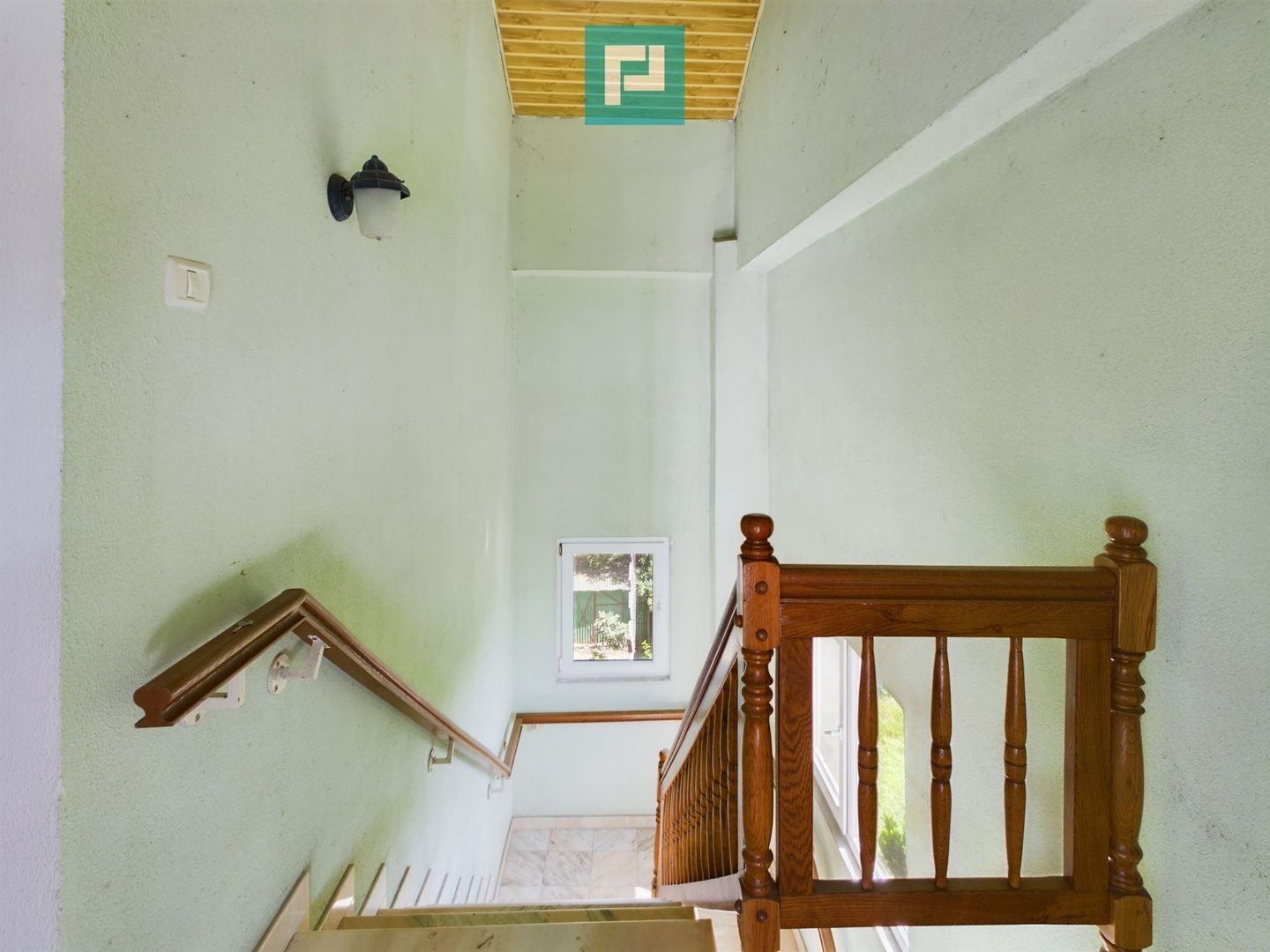 Vilă cu 3 apartamente în zona Parneava - Poză 14