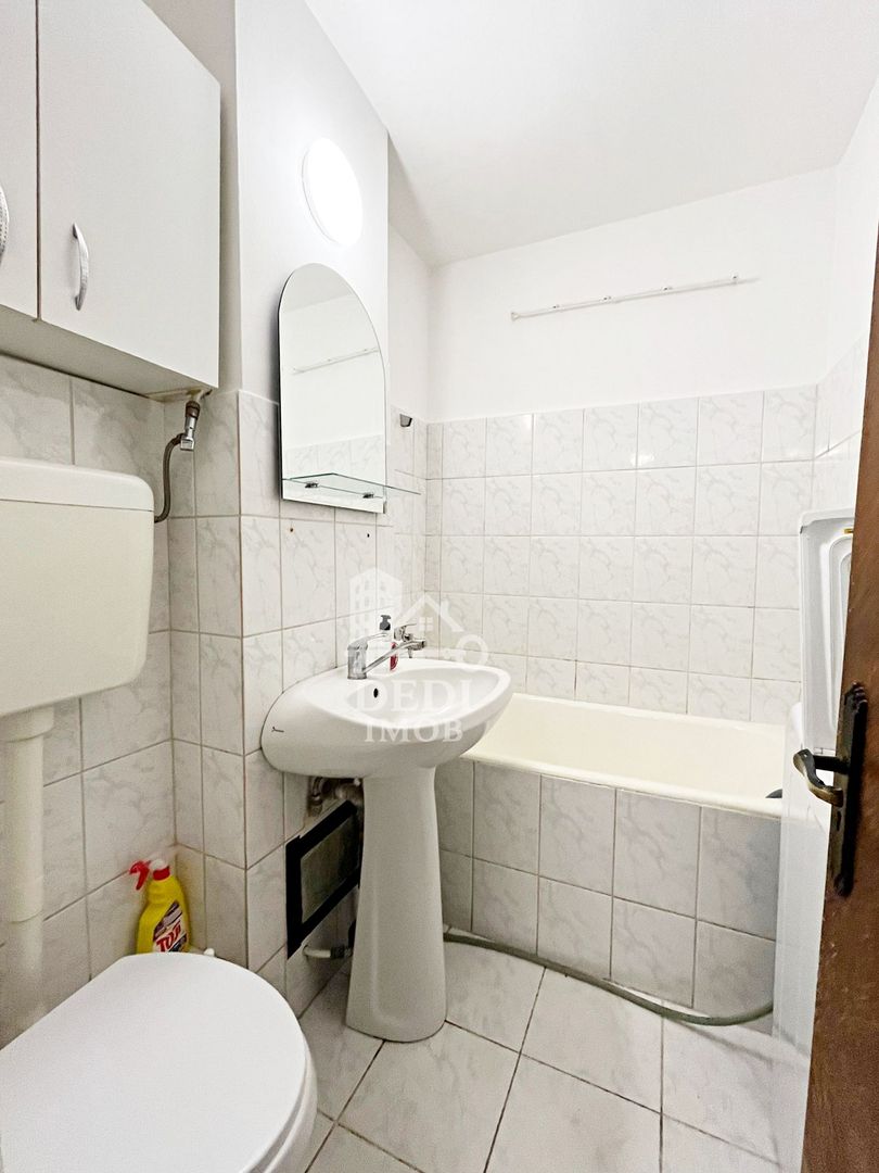 Apartament 2 camere de vânzare in zona Rogerius, Oradea - Poză 10