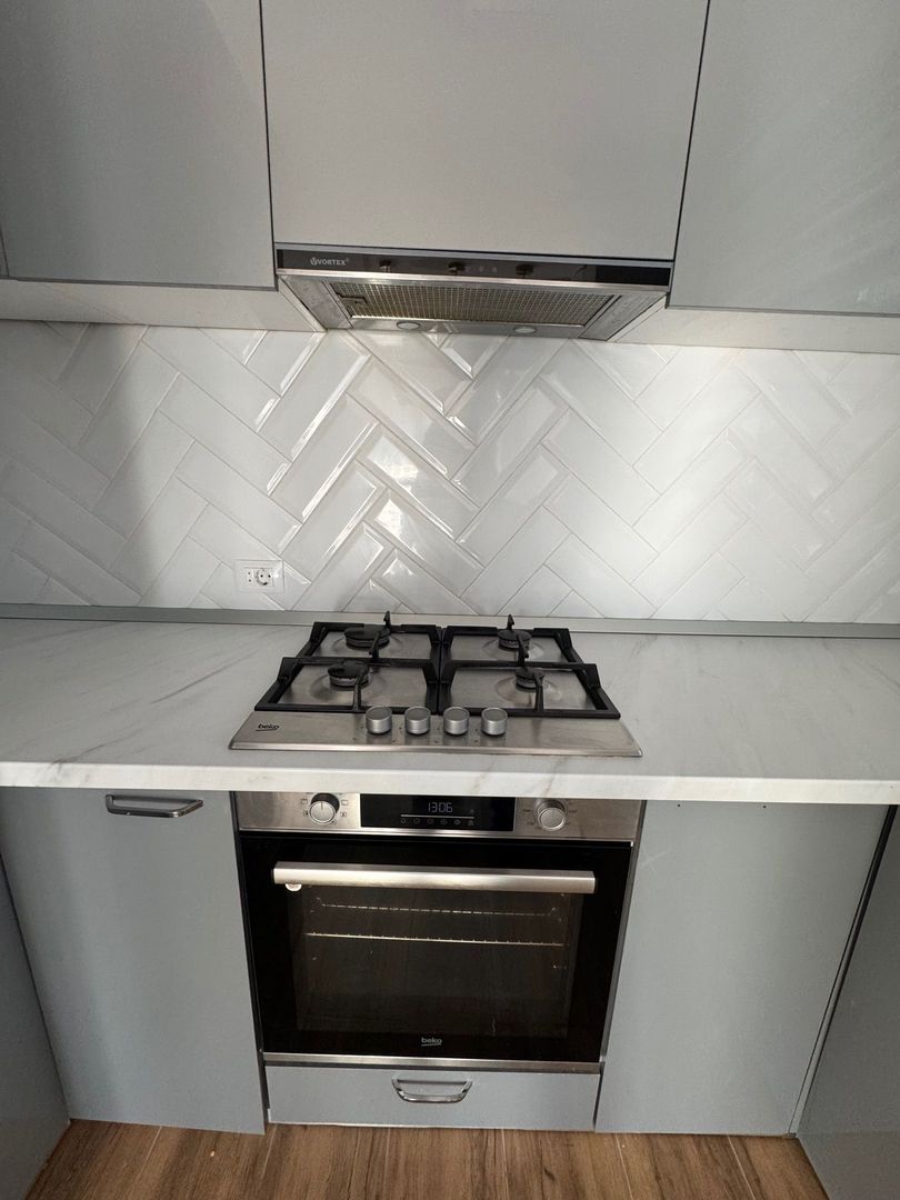 Apartament LUX 3 camere si CURTE Mega 23 august - Poză 12