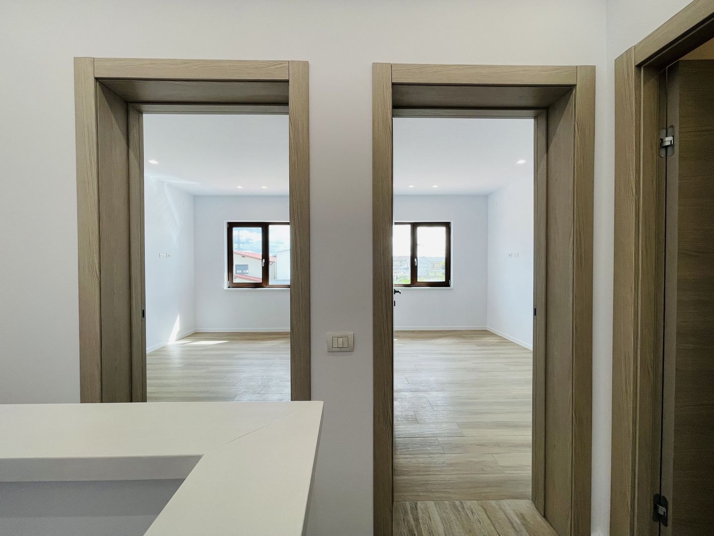 Casa de inchiriat in Dumbravita - Conexiuni excelente si spatiu versatil! - Poză 18