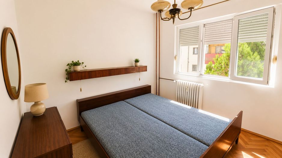 Etaj intermediar | 3 camere | 66 mp + balcon | Zona Spitalul Județean - Poză 11