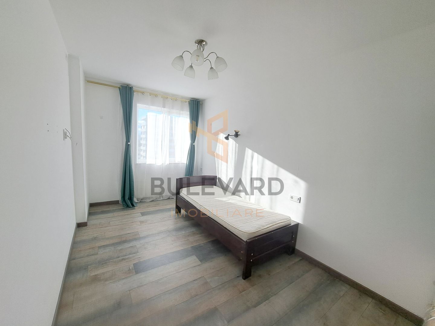 Apartament 3 camere, 2 bai, parcare, zona Metro! - Poză 7