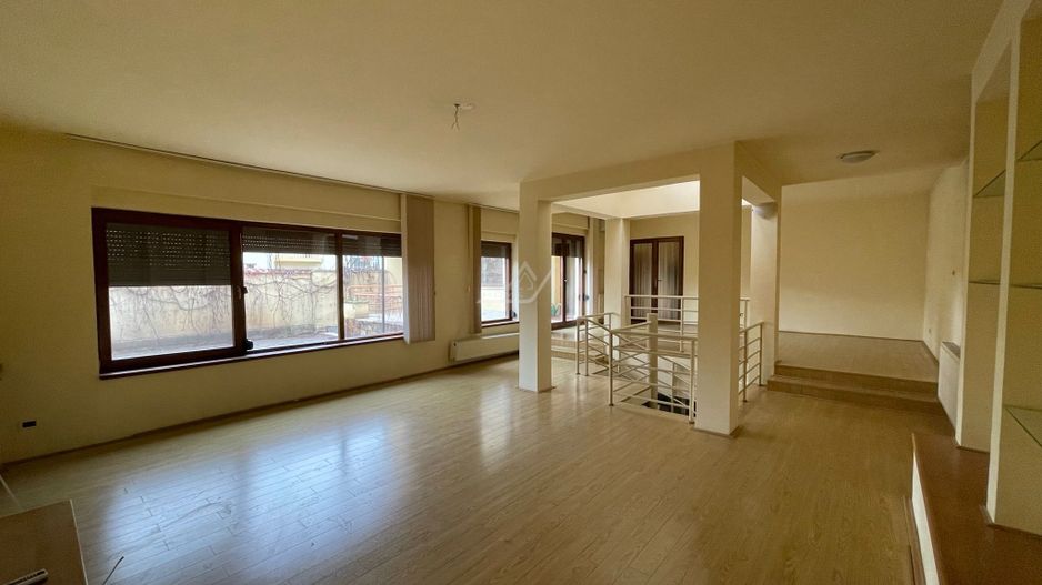 Casa individuala deosebita in zona Girocului - pozitie excelenta. Garaj dublu. - Poză 8