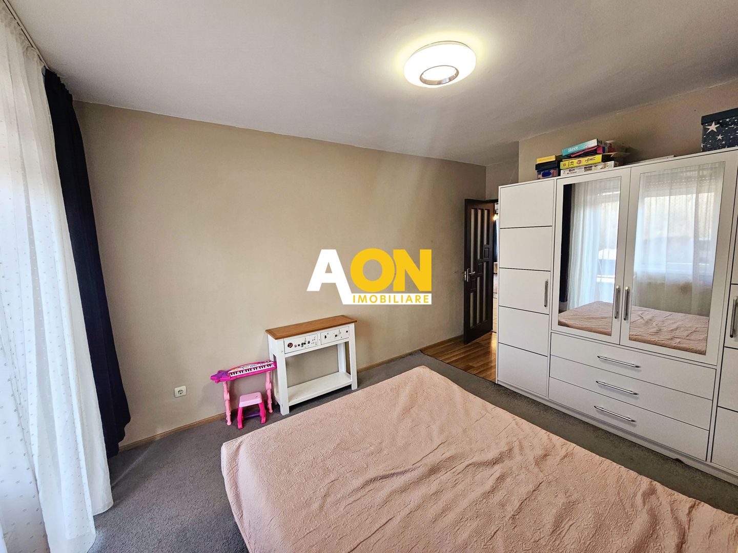 Apartament 3 camere, 75 mp utili, cu terasa 48 mp, boxa 23 mp, Cetate - Poză 11