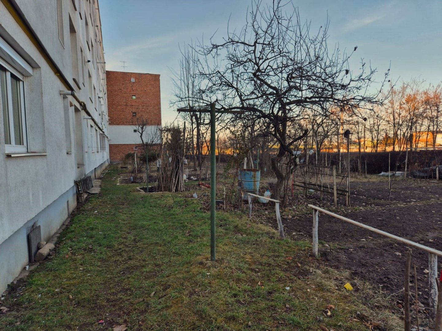 Ideal pentru un cuplu, apartament decomandat, însorit și foarte luminos. - Poză 16