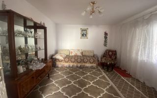 Murfatlar (COD 07)Casă bătrânească locuibilă cu teren de 300 mp - Poză 4