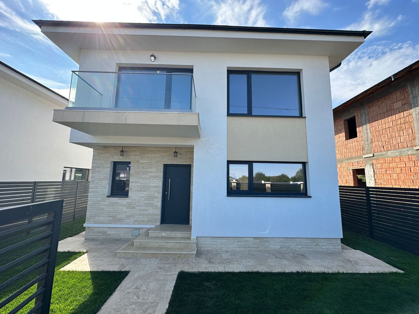 O oază de liniște și eleganță contemporană în inima Tunariului - Poză 1