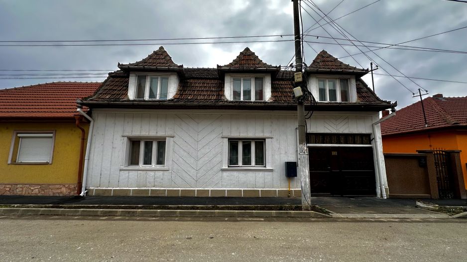 Casa 7 camere Sanmartin - Poză 1