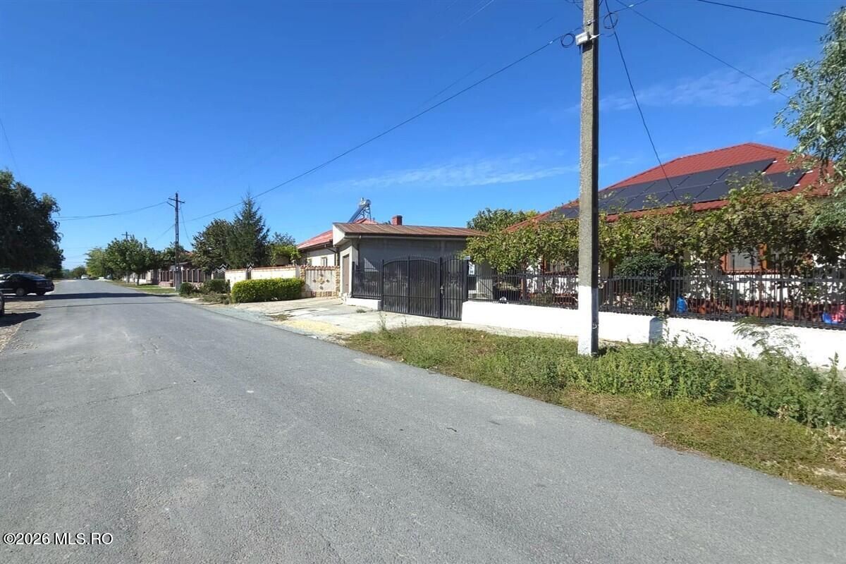 Castelu - Str. Florilor, casa din 2012, teren 737 mp si 106 mp utili - Poză 30