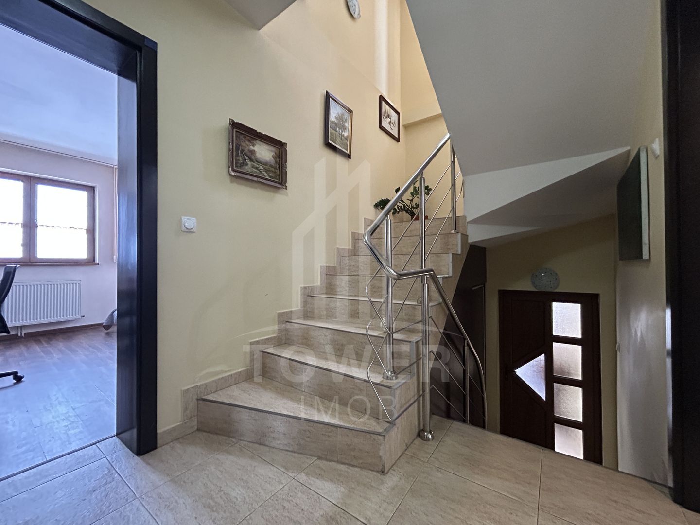 De închiriat Etaj + Mansardă 180 mp | 7 Camere cu 7 Băi | Lupeni - Poză 8