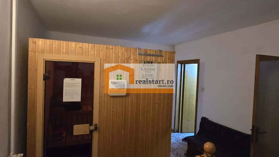 Vedere padure, panouri solare si fotovoltaice, pompa de caldura,  semineu - Poză 26