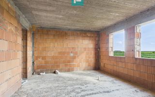 Casă la roșu cu  6 camere,  teren 500 mp în Aluniș - Poză 3