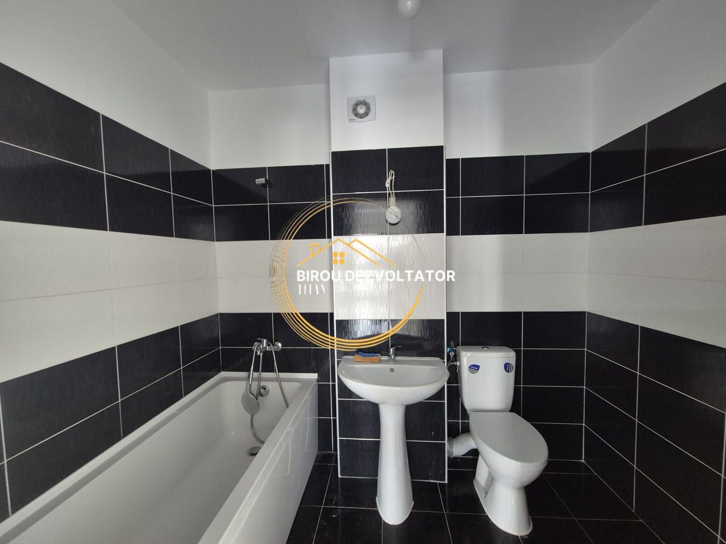 Decomandat Ansamblu premium Finalizat Parcare inclus Mutare imediata - Poză 8