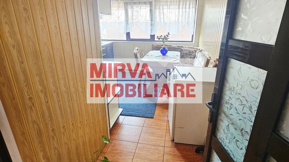 🏡 Casă spațioasă cu 9 camere în Strejnicu – pentru locuință, birouri - Poză 65