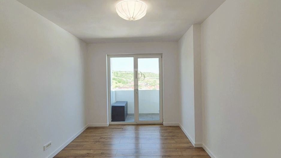 Vanzare 3 camere- 78 mp + 2 balcoane– parcare- Cartier Iris - Poză 3