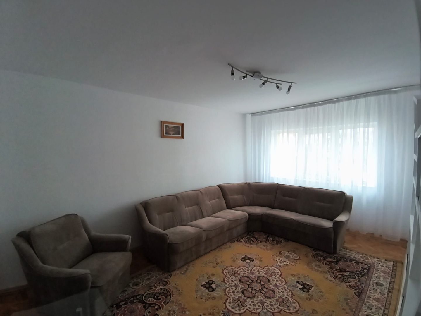 Apartament 3 camere | Obcini | 63 MP | Etaj 4 - Poză 2