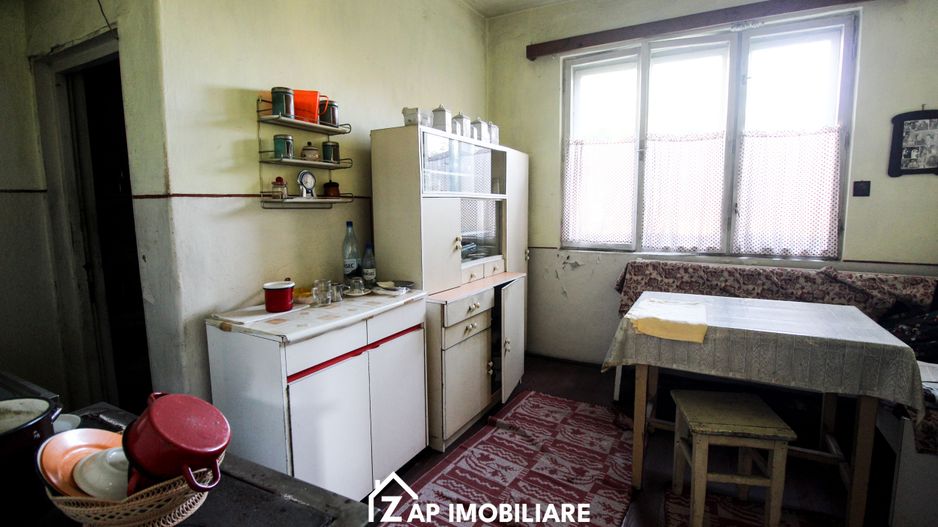 Cartierul 7 Noiembrie - Casă P+E Solidă - Singu - Poză 11