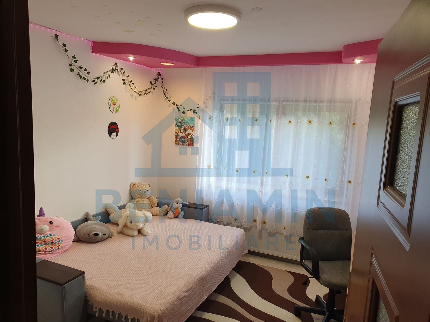 Apartament 4 camere etaj 1 Cartier Noua 99mp doua parcari - Poză 7