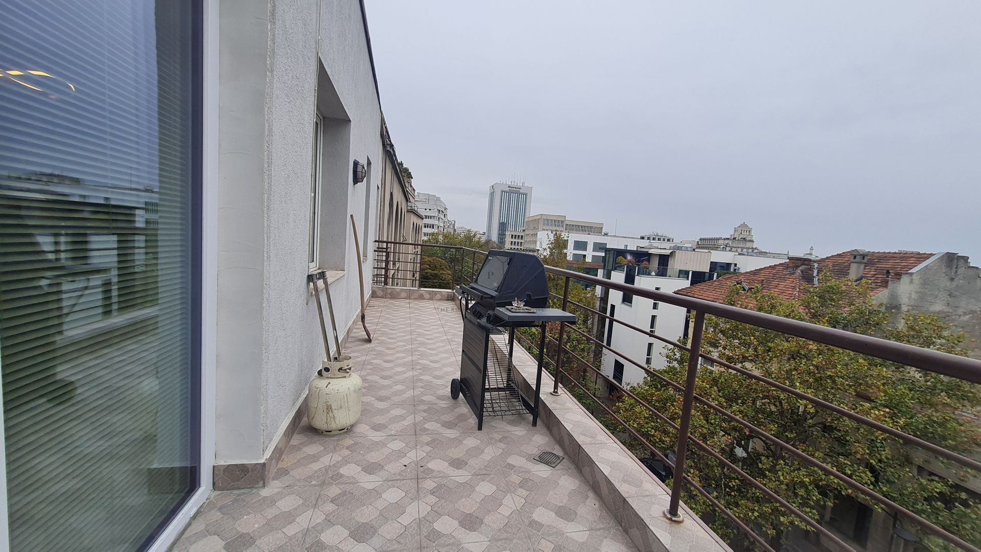 APARTAMENT ULTRACENTRAL LA INCHIRIERE CU DESTINATIA BIROU SAU LOCUINTA - Poză 8