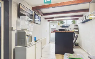 HALĂ INDUSTRIALĂ + SERVICE AUTO COMPLET ECHIPAT - Poză 14