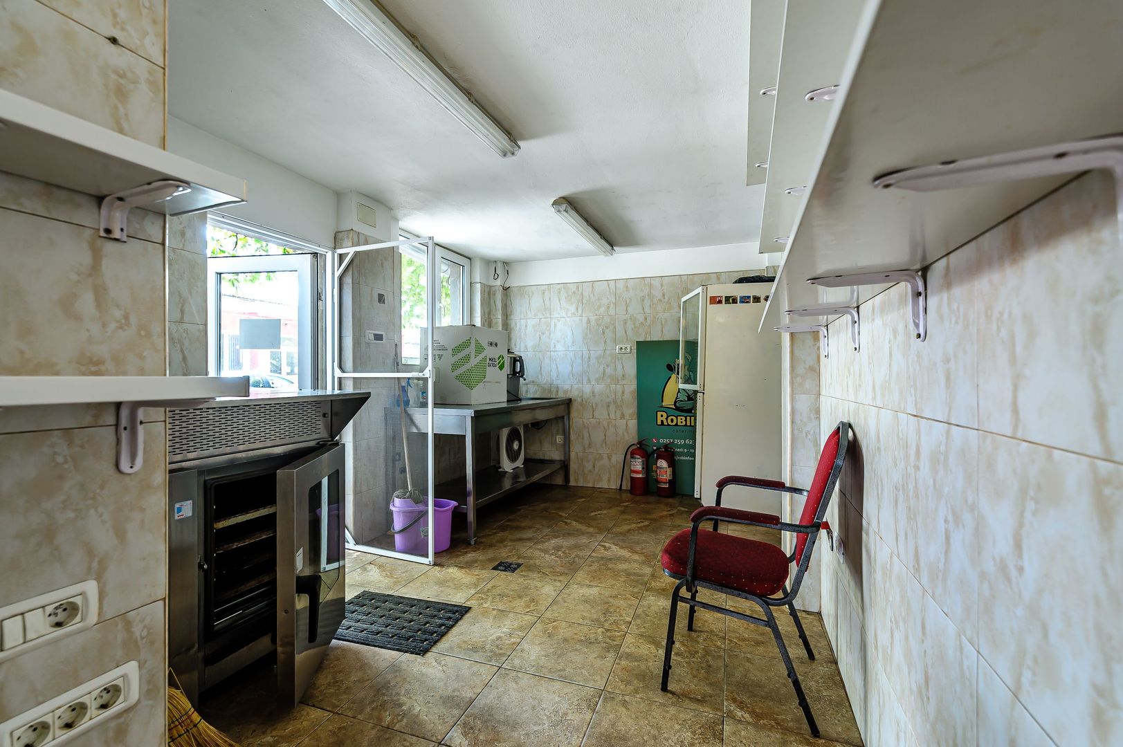 Spațiu economic, fast food mobilat și utilat complet. - Poză 8