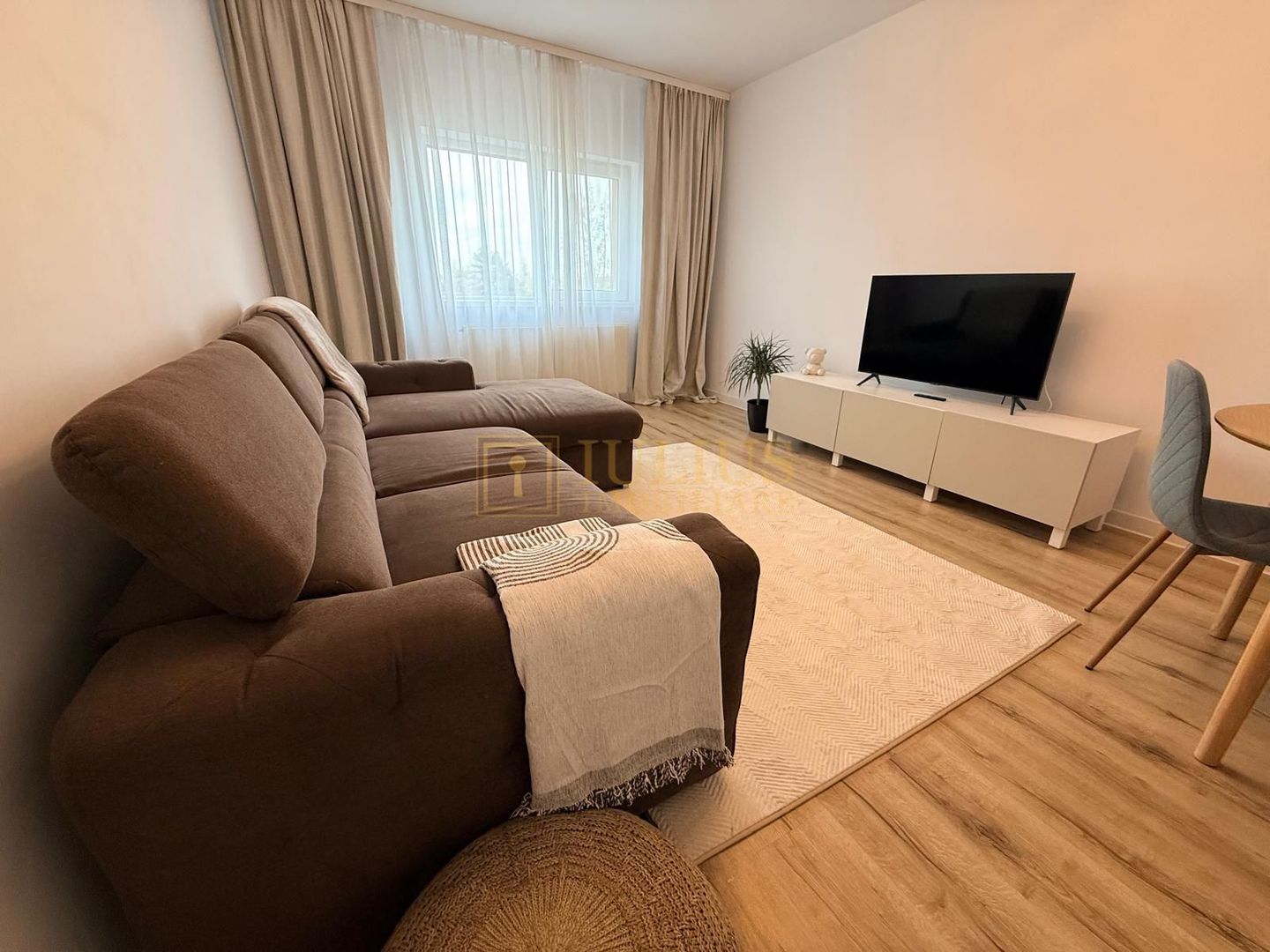 3 camere: 2 dormitoare, vis a vis de Uranus Plaza, apartament superb! - Poză 23