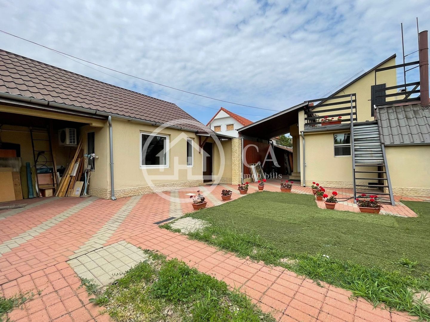 Casă de vânzare cu 3 camere si o anexa in zona Cantemir, Oeadea. - Poză 2