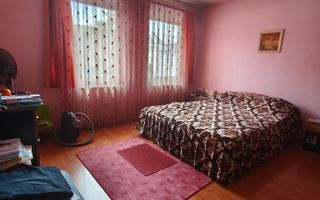 Apartament cu 3 camere, et1 , 90 mp la casă zona Centrala - Poză 3