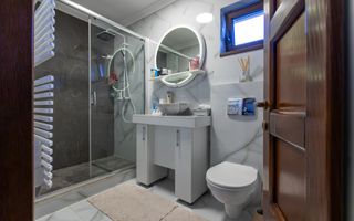 Casă/Vilă modernă de vânzare la intrare în Bogdan Vodă, județul Bacău. - Poză 11