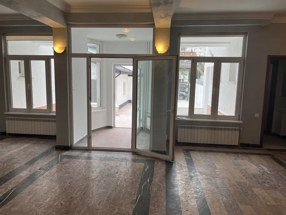 Domenii | 4 Camere +2 Camere | 2 Case | Vile | 240mp | Curte | Parcari - Poză 3