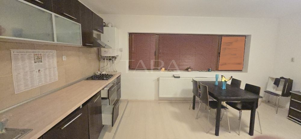 Apartament generos cu 4 camere, situat în zona Poligon. - Poză 1