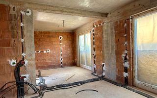 PROIECT DEOSEBIT CU GARAJ- LA ROSU - Poză 2