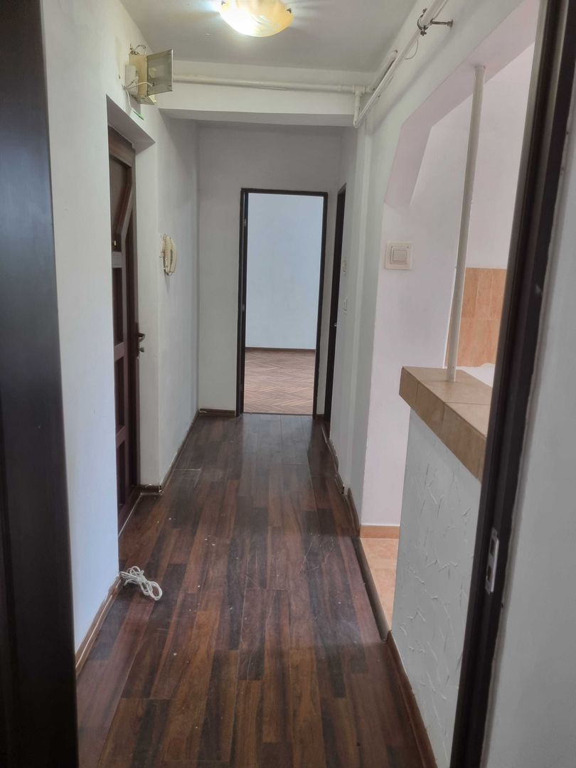 BRASADAS vinde ap cu 2 cam PARTER 42 mp Botizului. - Poză 4