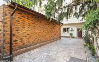 Maltopol - Titulescu, vila renovata 242 mp total, curte 105 mp - Poză 53