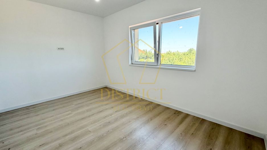 Duplex cu 5 camere si 2 bai, 470 mp teren si 115 mp utili in Ghiroda. - Poză 16