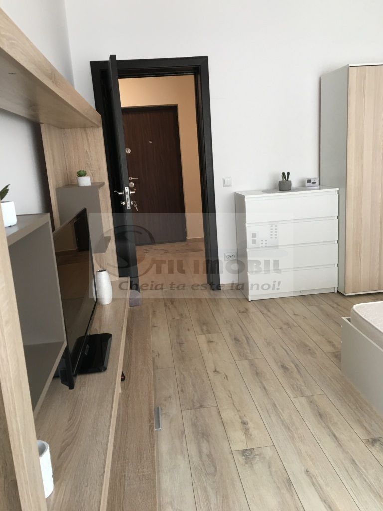 APARTAMENT 1 CAM DECOMANDAT IN SPATE LA RESTURANT BELLARIA MOBILAT - Poză 8