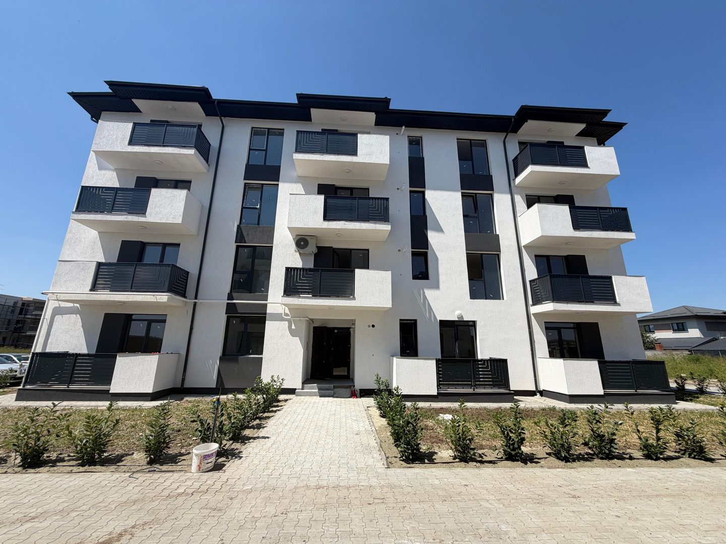 AP. 2 CAMERE - TIP STUDIO, BLOC FINALIZAT, LOC PARCARE, COMISION 0% - Poză 1