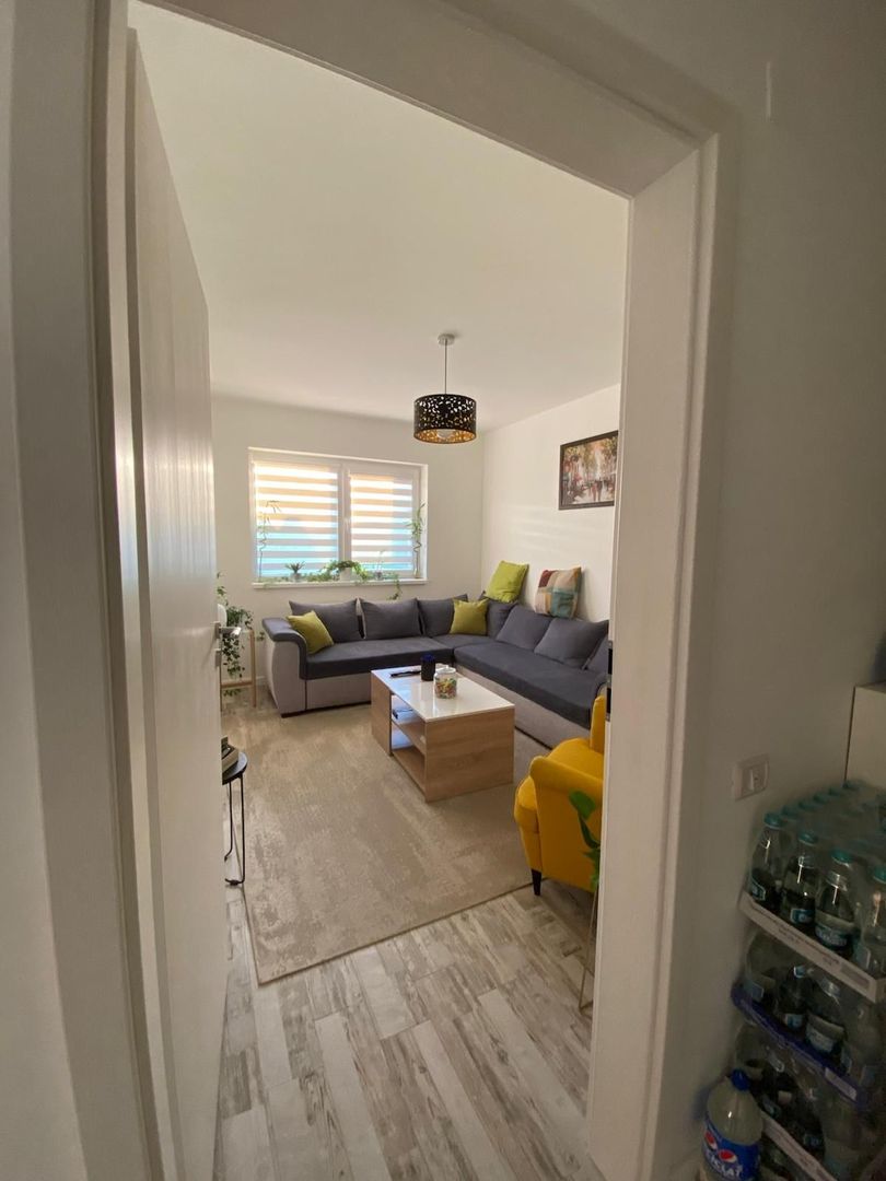 Birou shared (coworking)cu grădină, terasă si parcare proprie - Poză 4