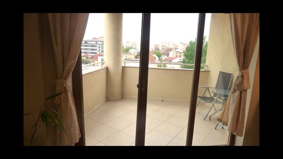 Închiriere Apartament cu 2 camere, bloc nou 2010, parcare subterana, terasa mare - Poză 7
