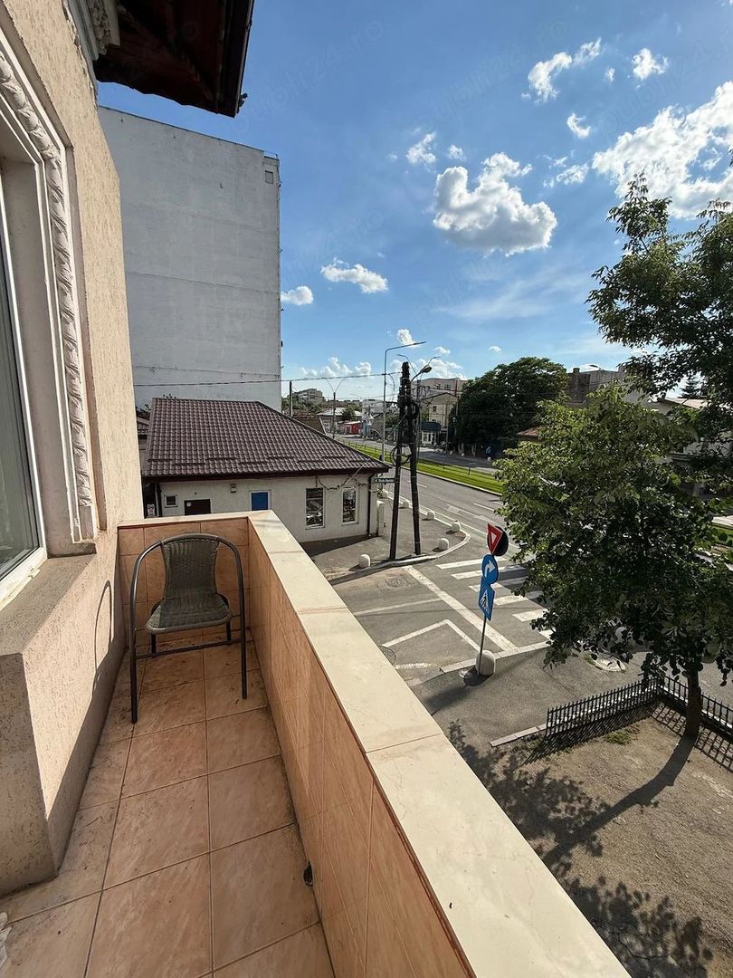 🏢 De Inchiriat: Ap. 3 Camere, Ideal și pentru Birou, Metrou EROII REVOLUTIEI - Poză 9