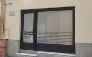 Spatiu comercial ultracentral de inchiriat - Poză 2