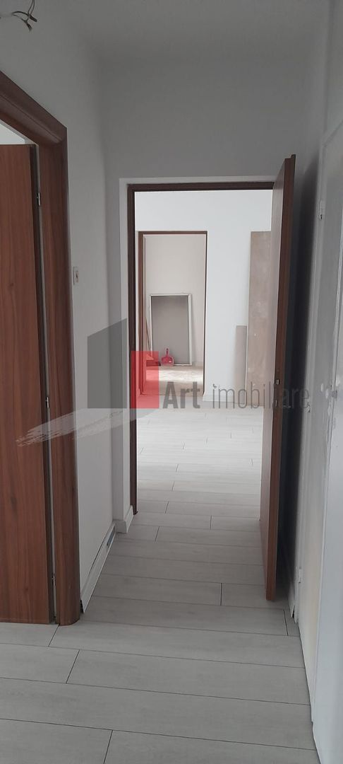 Apartament 3 camere  Titan Balcon de 14 mp - Poză 4