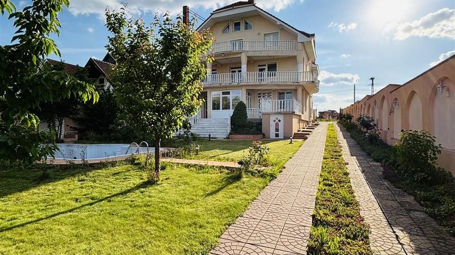 VILA CU 14 CAMERE SI 3405 MP TEREN IN SANMARTIN - Poză 4